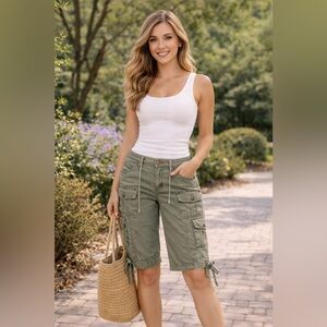 Cute olive green Unionbay cargo capris — perfect casual spring/summer staple 🌿